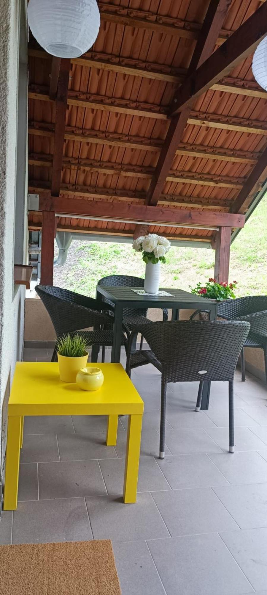 Apartman Nad Vinnym Sklepom Pouzdrany Exterior foto